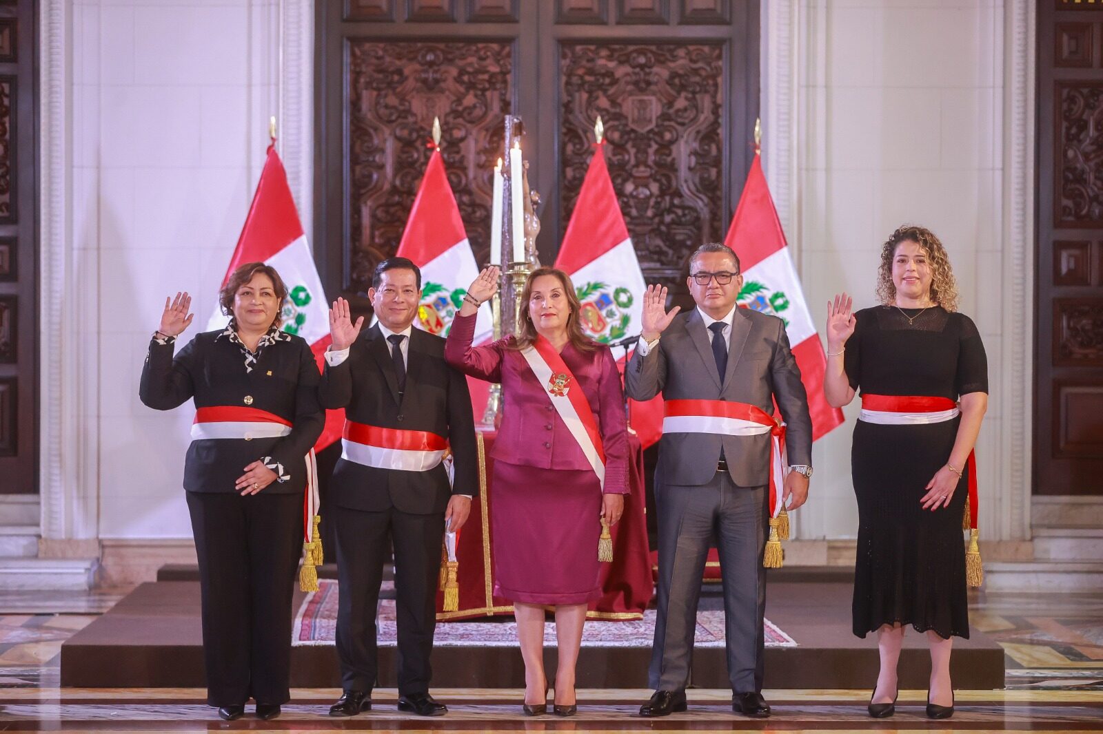 Dina Boluarte tomó juramento a los nuevos ministros de Justicia, de la Mujer y Desarrollo e Inclusión Social